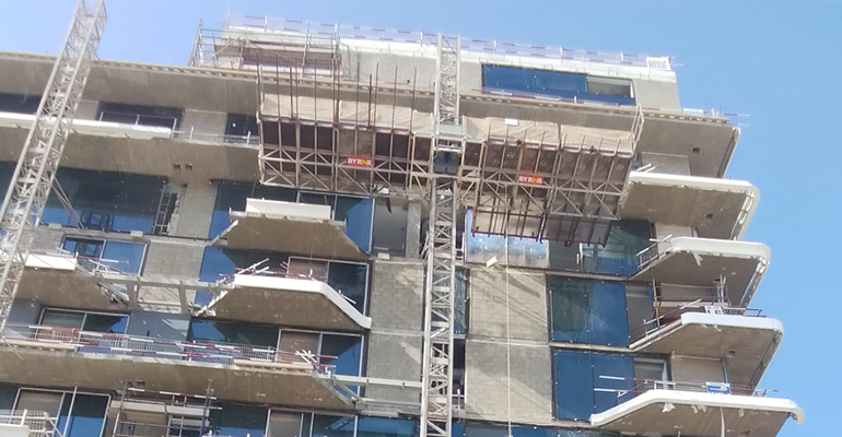 AC13000 Mast Climbers with Retractable Platforms – Aldar Grove, Saadiyat Island